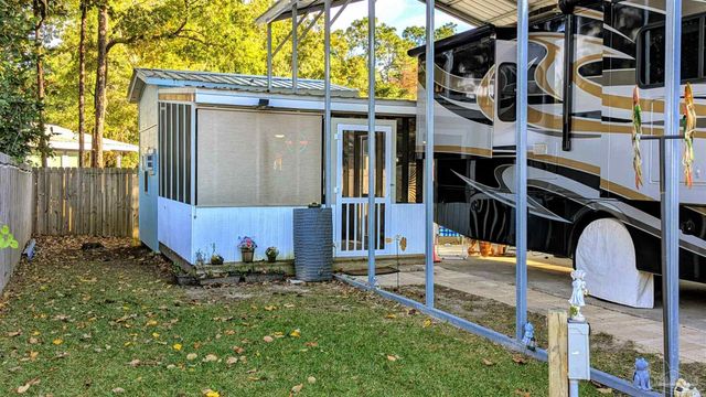 631 Escambia Dr, Lillian, AL 36549