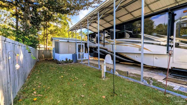 631 Escambia Dr, Lillian, AL 36549