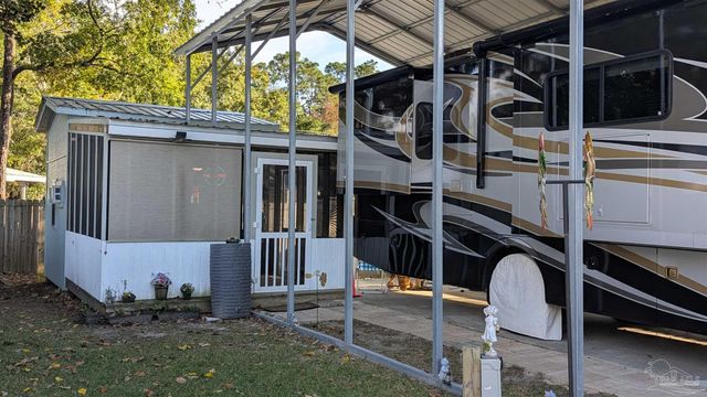 631 Escambia Dr, Lillian, AL 36549