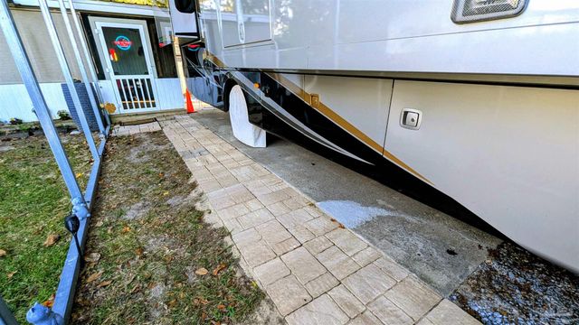 631 Escambia Dr, Lillian, AL 36549