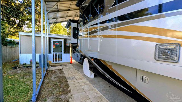 631 Escambia Dr, Lillian, AL 36549