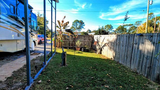 631 Escambia Dr, Lillian, AL 36549