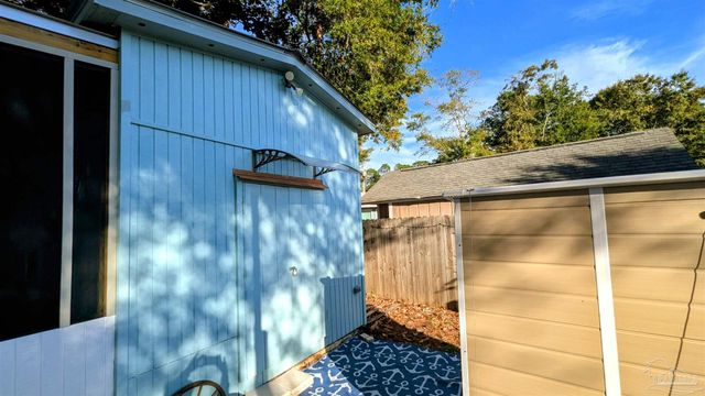 631 Escambia Dr, Lillian, AL 36549