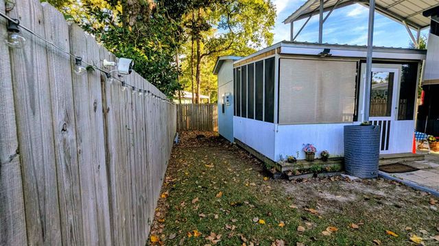 631 Escambia Dr, Lillian, AL 36549