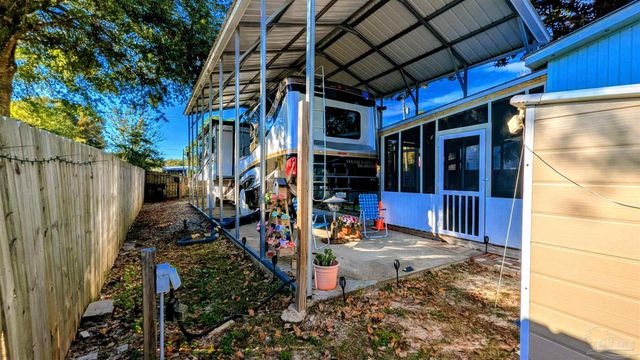 631 Escambia Dr, Lillian, AL 36549