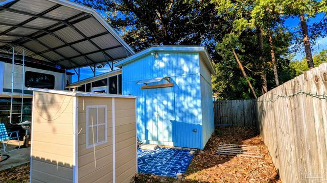 631 Escambia Dr, Lillian, AL 36549