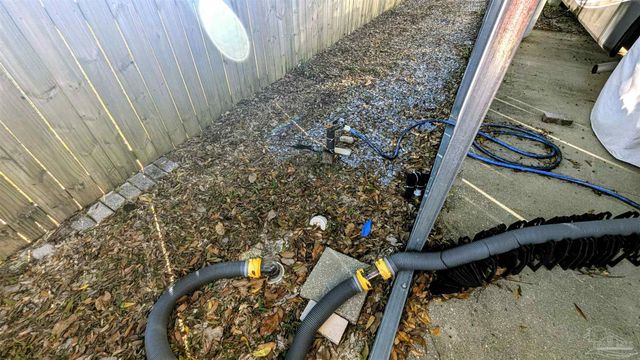 631 Escambia Dr, Lillian, AL 36549