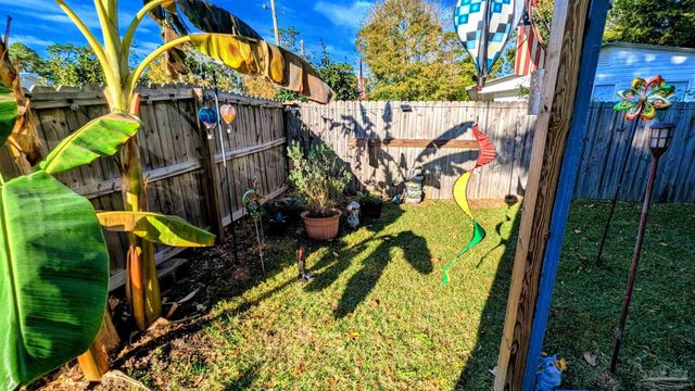 631 Escambia Dr, Lillian, AL 36549