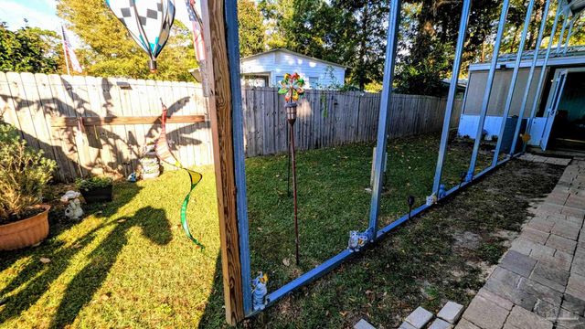 631 Escambia Dr, Lillian, AL 36549