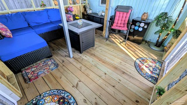 631 Escambia Dr, Lillian, AL 36549