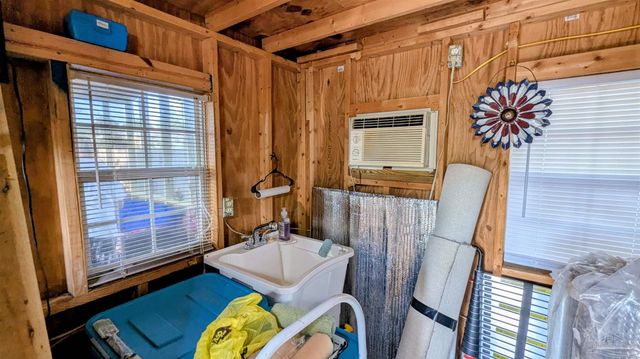 631 Escambia Dr, Lillian, AL 36549