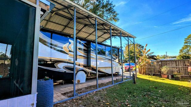 631 Escambia Dr, Lillian, AL 36549