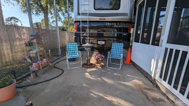 631 Escambia Dr, Lillian, AL 36549