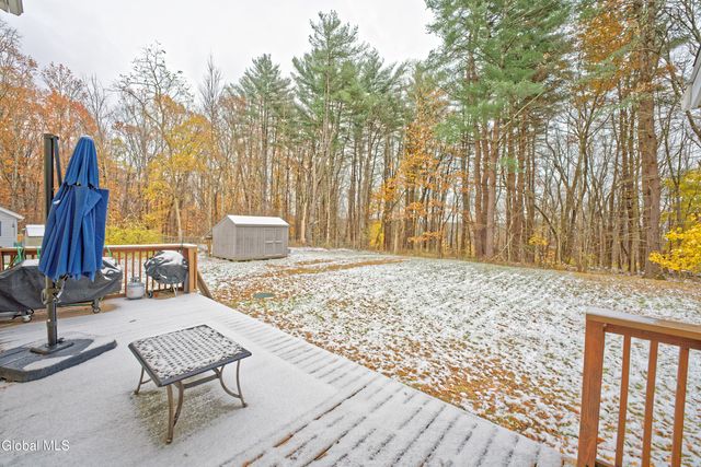 8 Raspberry Drive, Malta, NY 12020