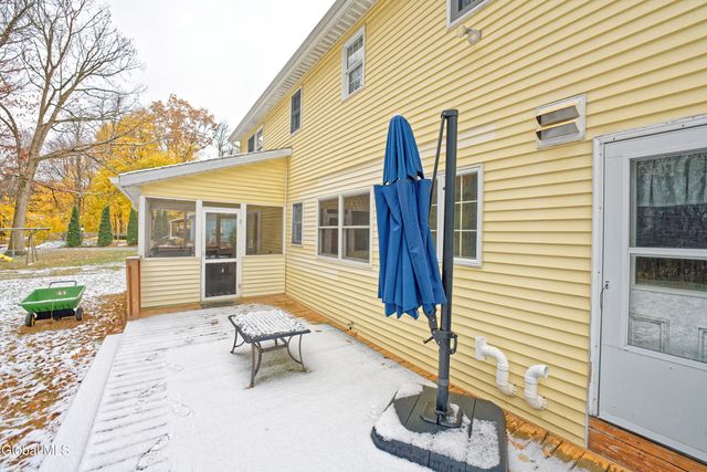 8 Raspberry Drive, Malta, NY 12020