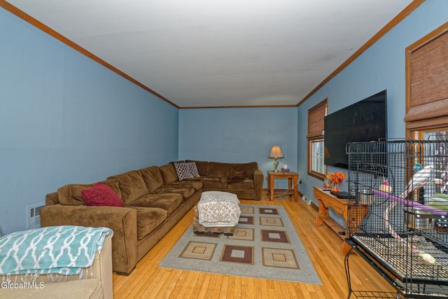 8 Raspberry Drive, Malta, NY 12020