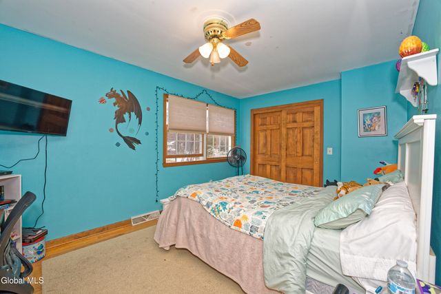 8 Raspberry Drive, Malta, NY 12020