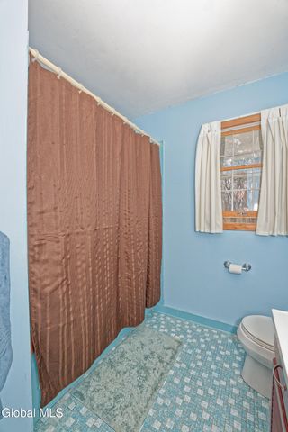 8 Raspberry Drive, Malta, NY 12020