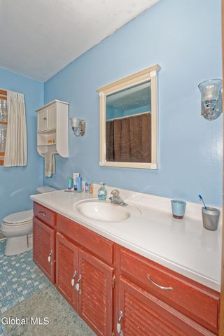 8 Raspberry Drive, Malta, NY 12020