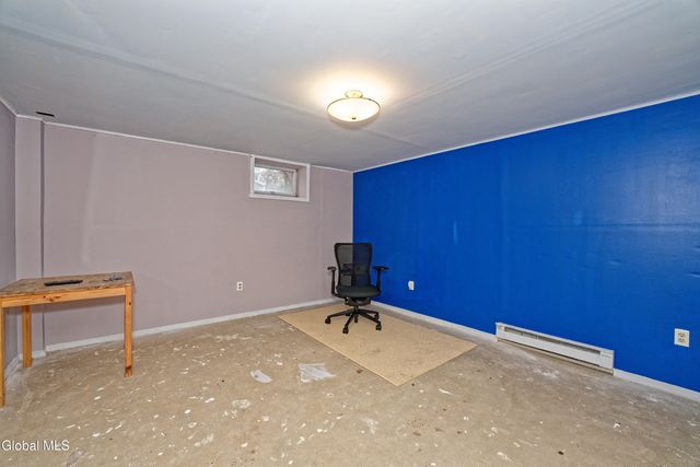 8 Raspberry Drive, Malta, NY 12020