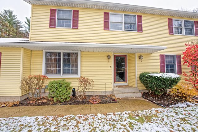 8 Raspberry Drive, Malta, NY 12020