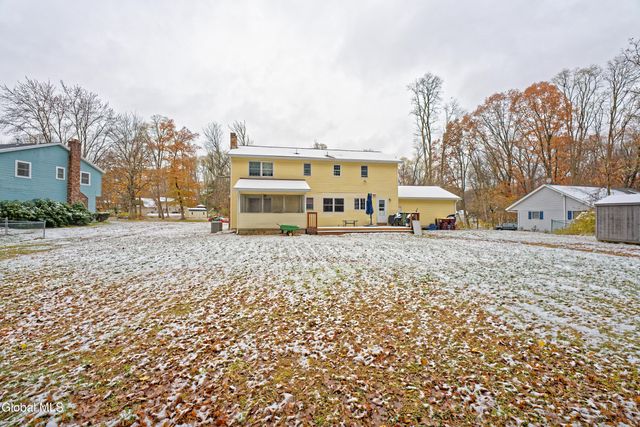 8 Raspberry Drive, Malta, NY 12020