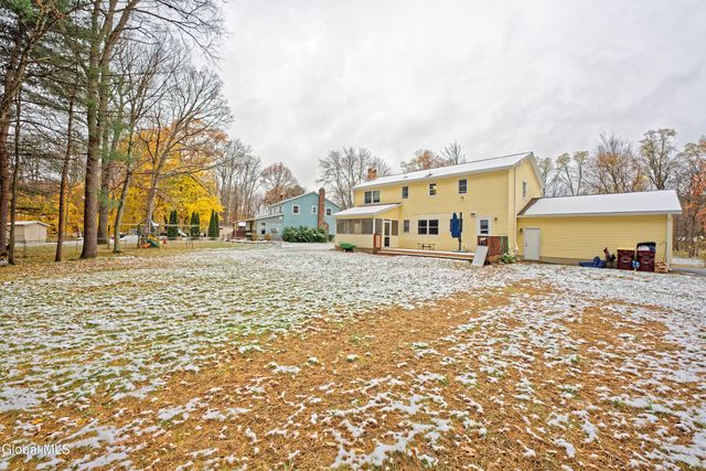 8 Raspberry Drive, Malta, NY 12020