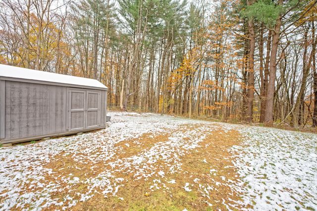 8 Raspberry Drive, Malta, NY 12020