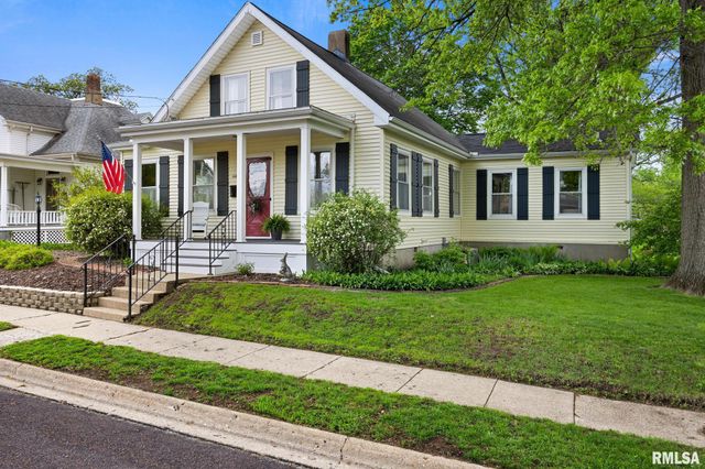 110 N ELM Street, Washington, IL 61571