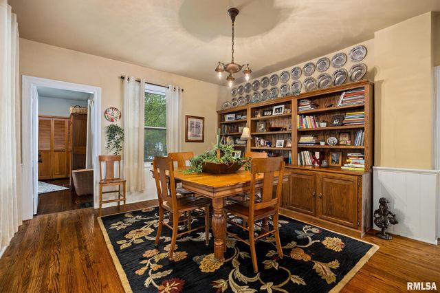 110 N ELM Street, Washington, IL 61571