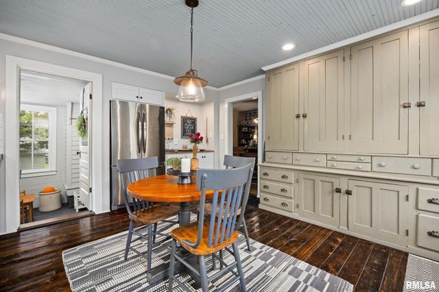 110 N ELM Street, Washington, IL 61571
