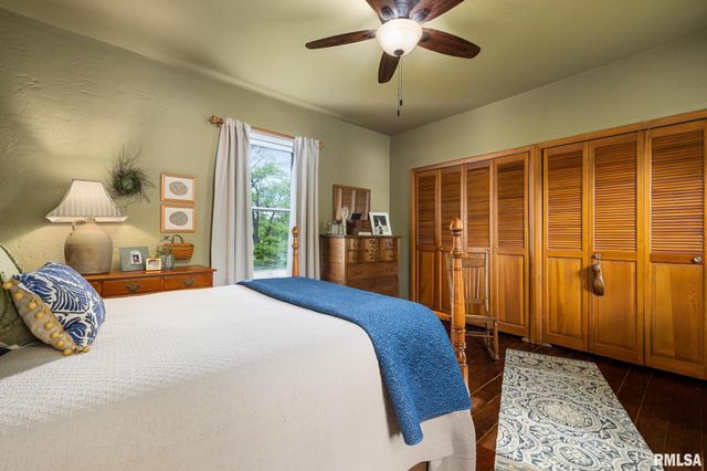 110 N ELM Street, Washington, IL 61571