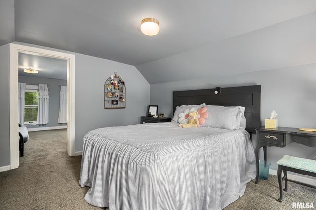 110 N ELM Street, Washington, IL 61571