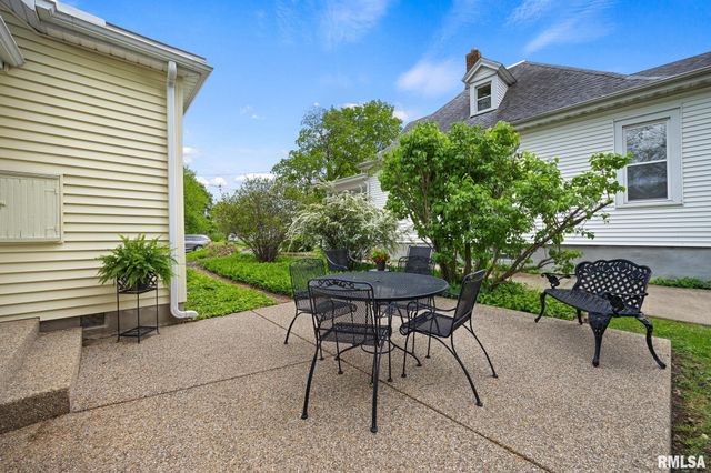 110 N ELM Street, Washington, IL 61571