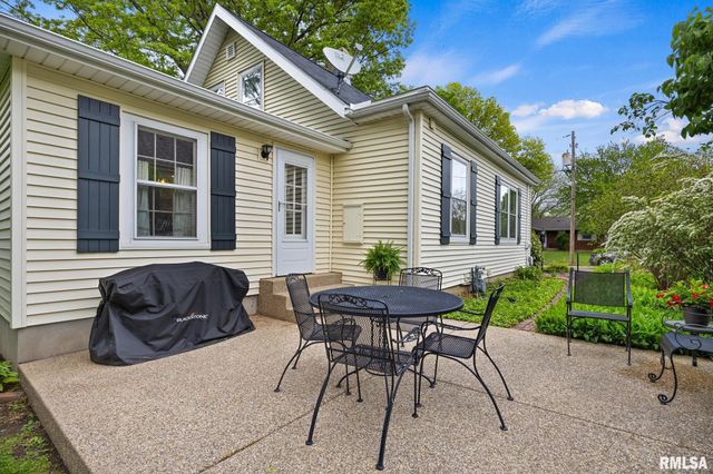 110 N ELM Street, Washington, IL 61571