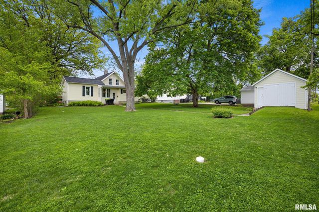 110 N ELM Street, Washington, IL 61571