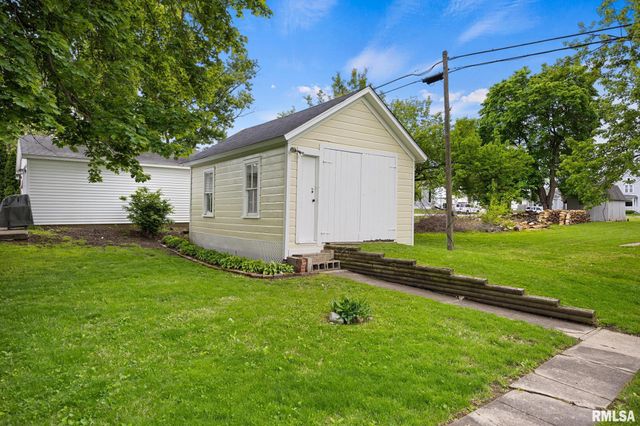 110 N ELM Street, Washington, IL 61571