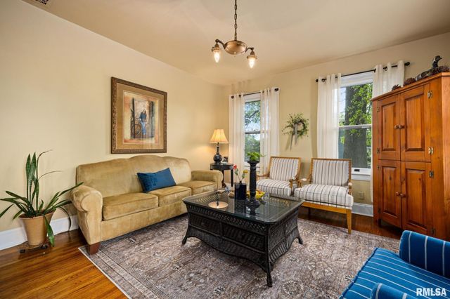 110 N ELM Street, Washington, IL 61571