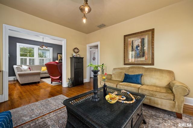 110 N ELM Street, Washington, IL 61571