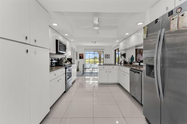 11903 SW KINGSWAY CIRCLE, Lake Suzy, FL 34269