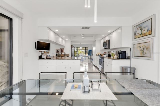 11903 SW KINGSWAY CIRCLE, Lake Suzy, FL 34269