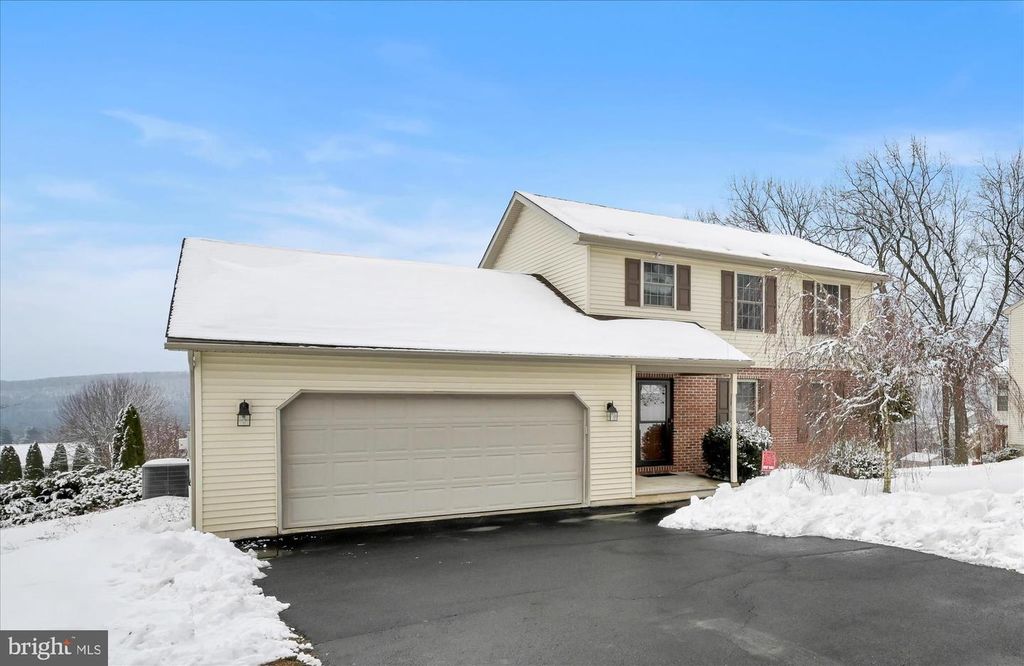 35 JACK AND JILL DR, Schuylkill Haven, PA 17972