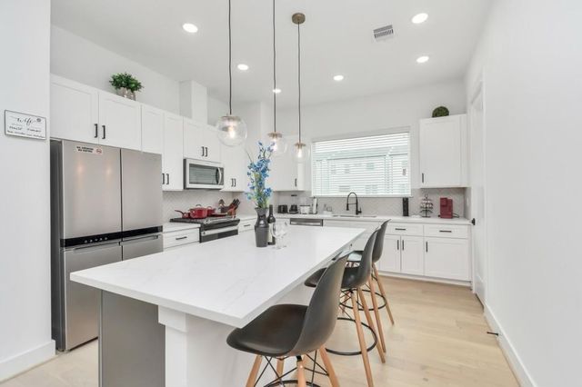 2722 Anita Street, Houston, TX 77004