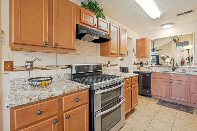 2910 Spinner Lane, Grand Prairie, TX 75052