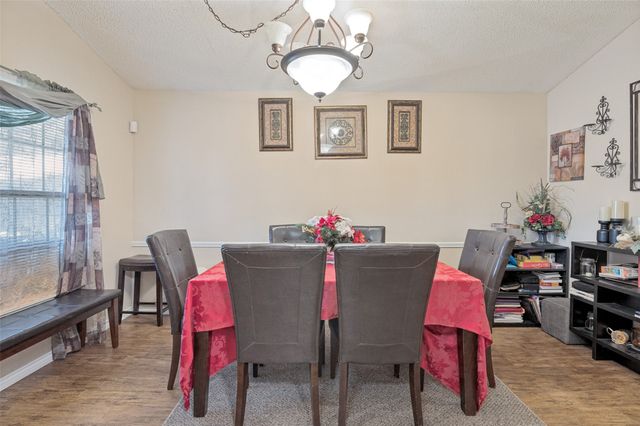 2910 Spinner Lane, Grand Prairie, TX 75052