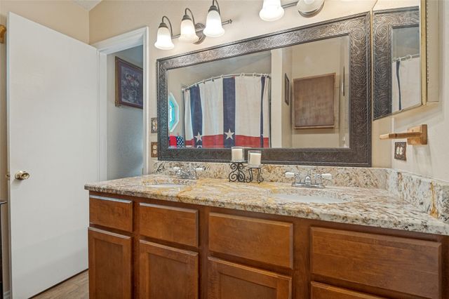 2910 Spinner Lane, Grand Prairie, TX 75052