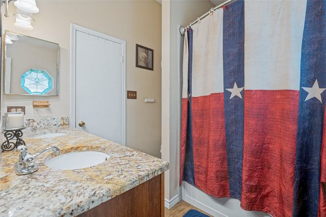 2910 Spinner Lane, Grand Prairie, TX 75052