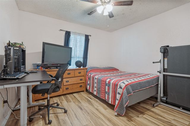 2910 Spinner Lane, Grand Prairie, TX 75052