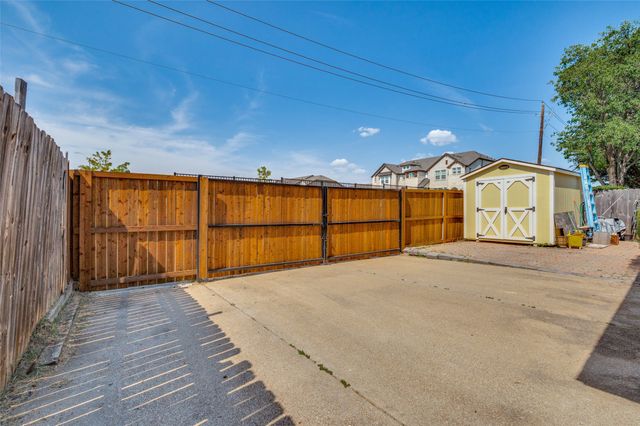 2910 Spinner Lane, Grand Prairie, TX 75052