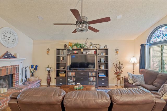 2910 Spinner Lane, Grand Prairie, TX 75052